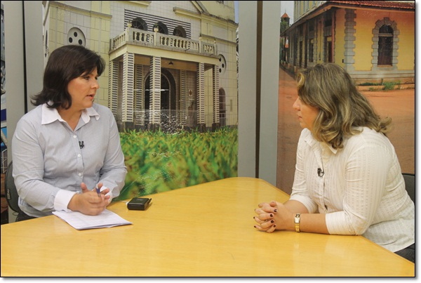 Débora Reis diretora técnica em entrevista na TV Rondônia