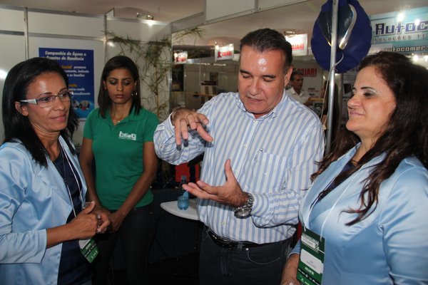 Prefeito eleito de Jí-Paraná Jesualdo Pires no STAND da CAERD na IV FECOMIND - 10.10.2012